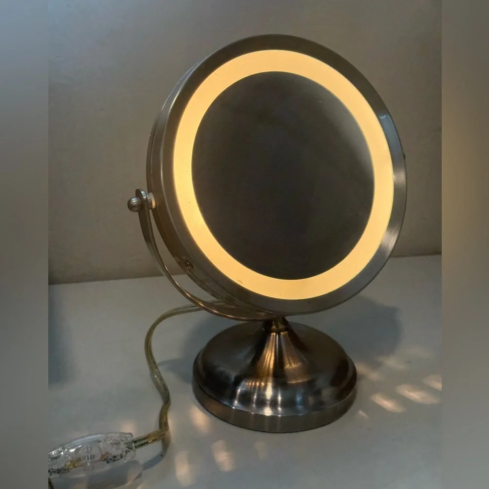 Vintage Silver Vanity Makeup Mirror 6x Magnification w/ Light Operational Table‎